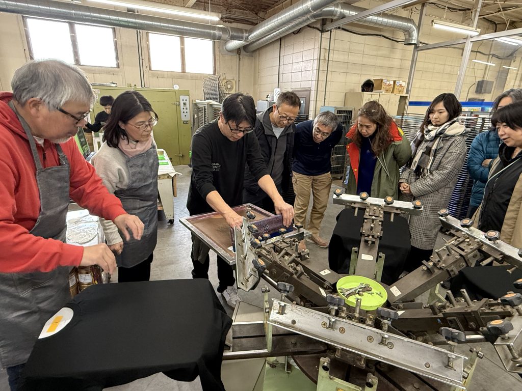 PORT構想様_Tシャツプリント体験の様子
